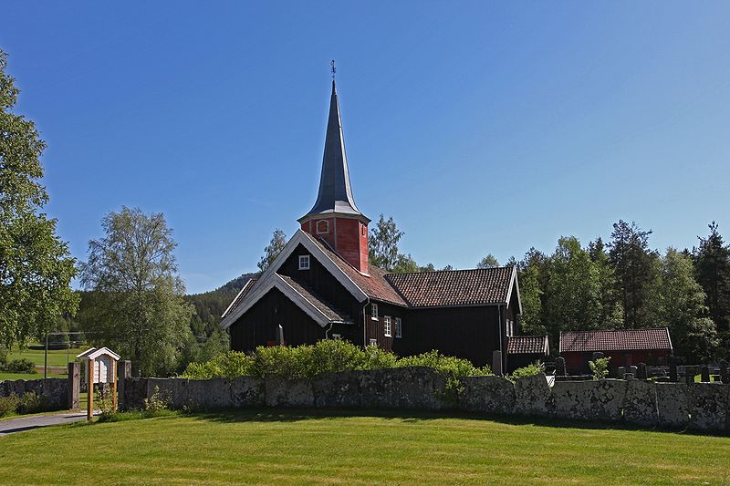 800px-Flesberg_stavkirke_TRS_1